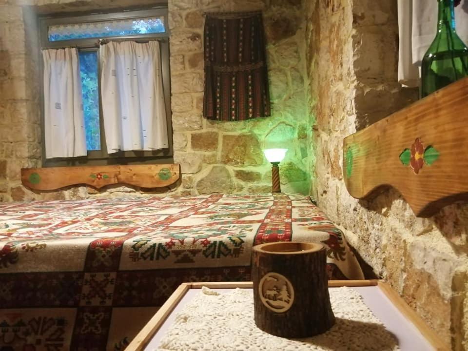 Yono'S Traditional House Ano Ravenia Exterior photo