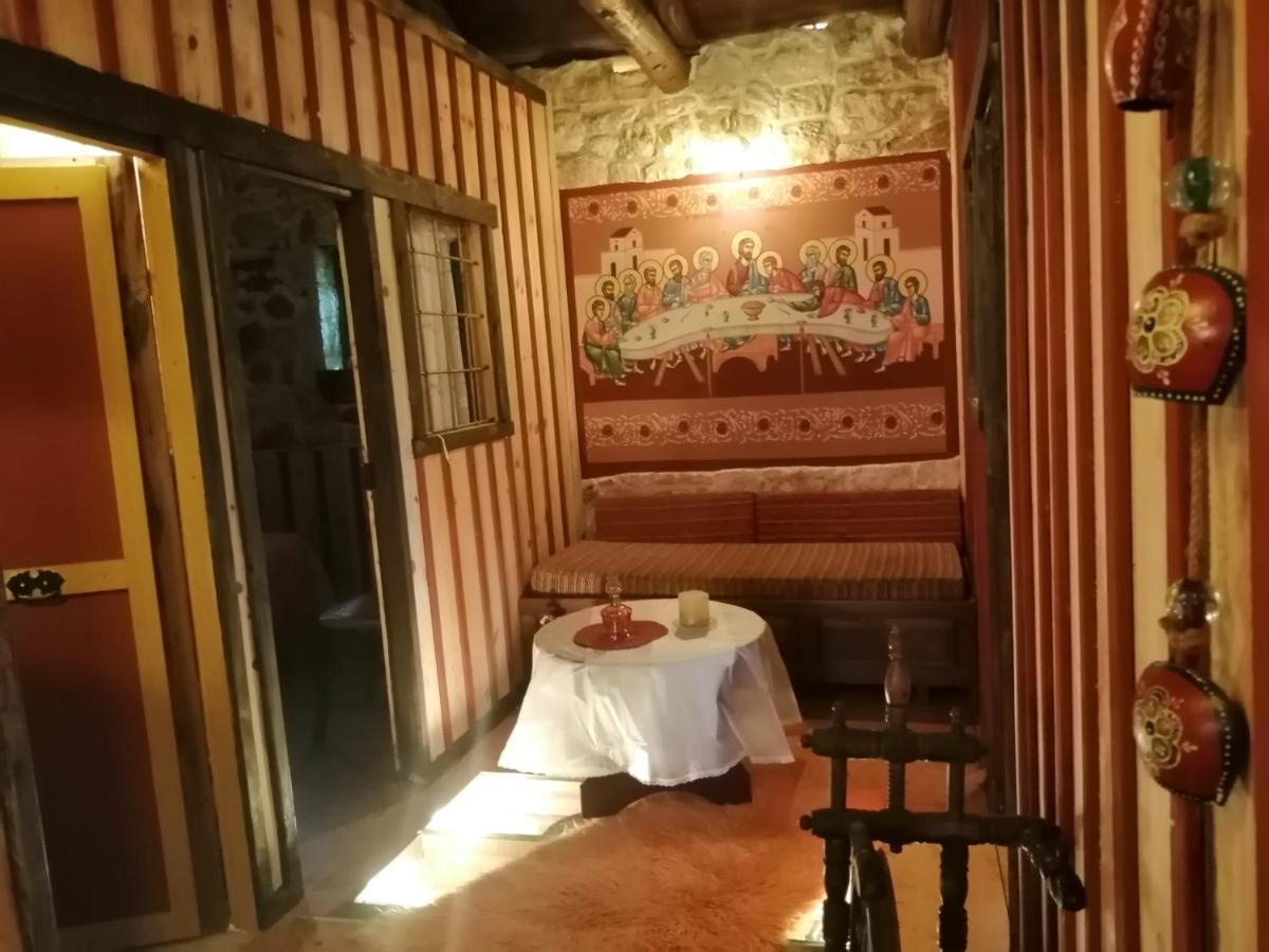Yono'S Traditional House Ano Ravenia Exterior photo