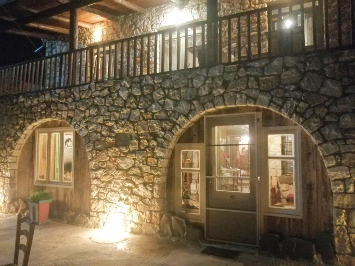 Yono'S Traditional House Ano Ravenia Exterior photo